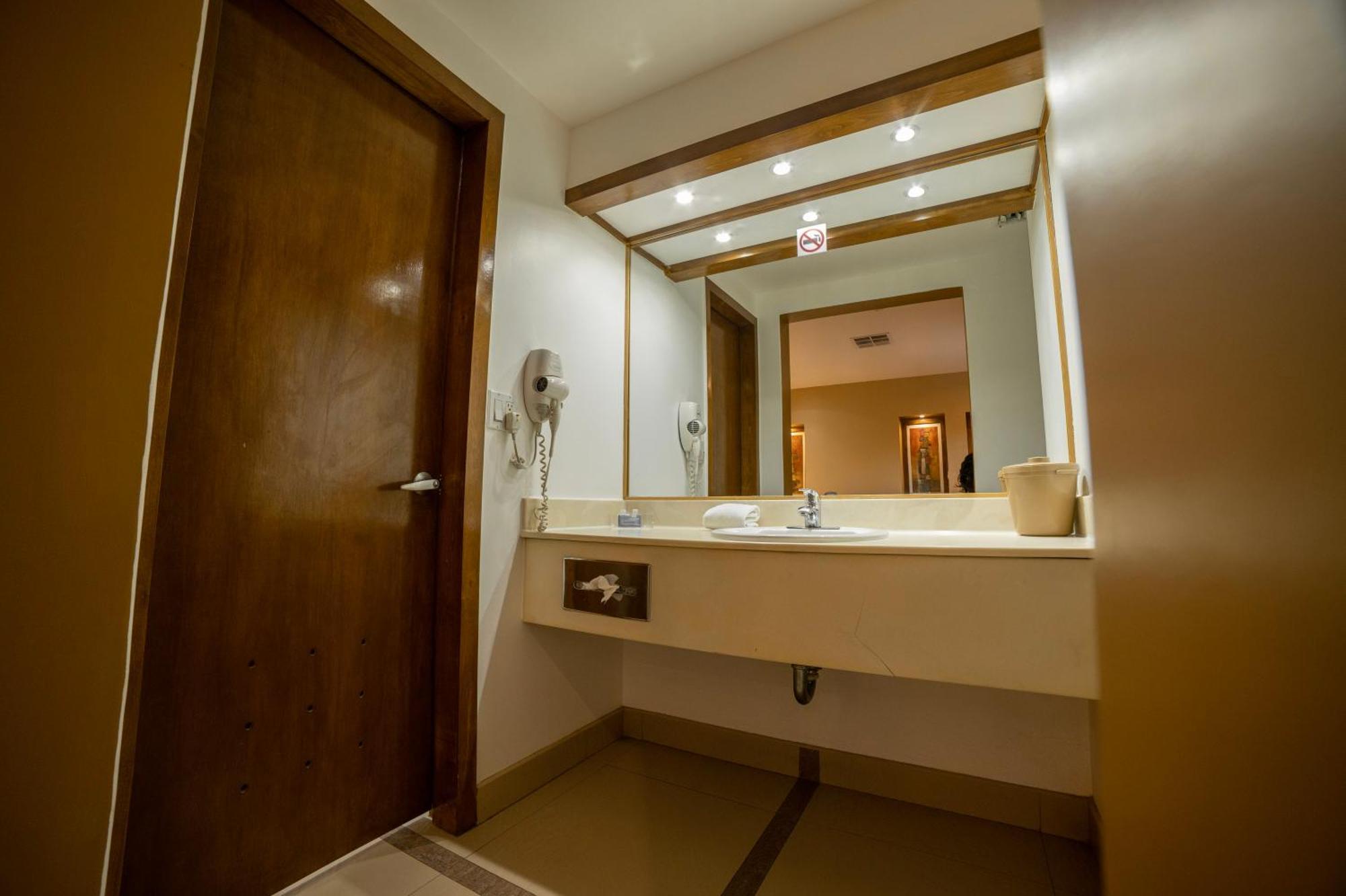 Hotel Colonial Mexicali Dış mekan fotoğraf